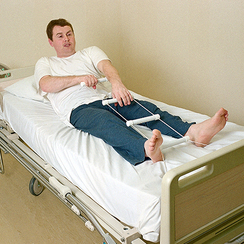 Table de lit mobile à roulettes avec réglages de précision - Tables de lit  - Robé vente matériel médical